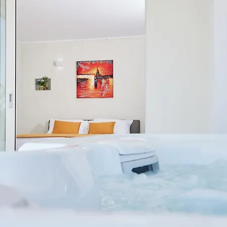 Luxury Suite La Finestra Sul Lago Peschiera del Garda Exterior foto